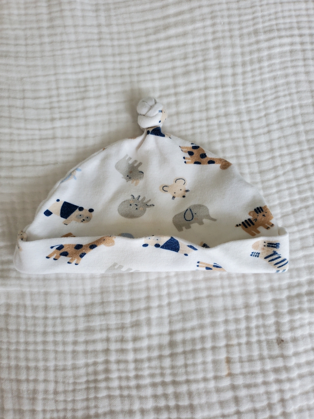 White Baby Knot Hat with Blue & Tan Safari Print 0-6m